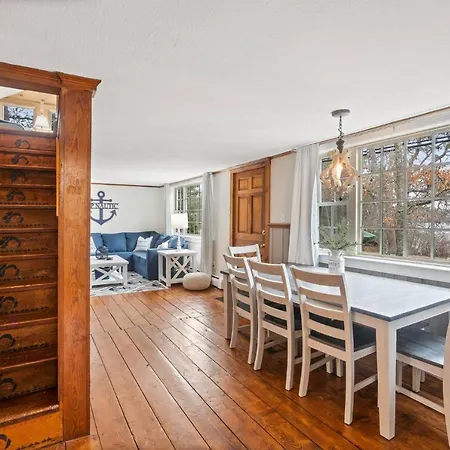 Hip Nautic Holiday: Pinehills Of Plymouth